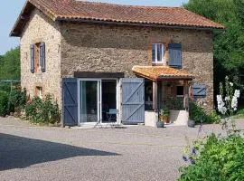 Beautiful 2 bed cottage with swimming pool