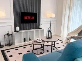 Modern European Terrace House for Family Stay with Free WiFi & Netflix near Taiping Lake Garden Zoo