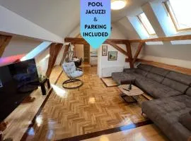 La Luna Rustic Deluxe Apartment with Pool & Jacuzzi, Bikes and Covered Parking
