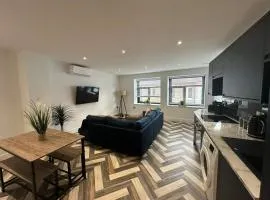 Top-Floor - City Centre Apartment - Fortis VII