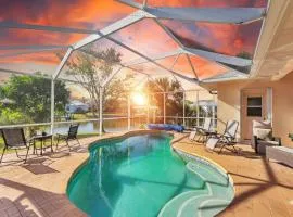 Sunset Paradise Private Room Includes use of pool