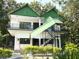 7th Mile Resort, hotel 