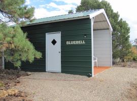 Bluebell Cabin, Glamour Cabin Camping, Stunning Night Sky, villa in Monticello