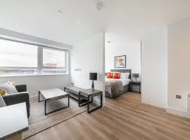 Contemporary Bright Studio in East Grinstead