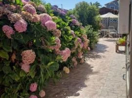 Departamento y posada a pocos metros del mar, hotel a Las Cruces