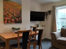 Oliver Wests Beautiful 2 Bedroom Sleeps 4 Apartment
