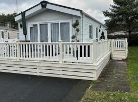 Tulip 10, Oakdene Forest Park , passes included, hotel u gradu 'Saint Leonards'