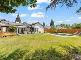 Family Home-Garage Parking-Hot Tub-Pool