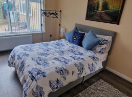 Clover Crest - 3-Bedroom House, готель у місті Бортон-он-те-Вотер