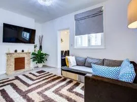 Newly Refurbished 3 Bed 2.5 Bath House in Staines