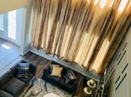 Charming Retreat Modern Luxury Family Sleeps 10