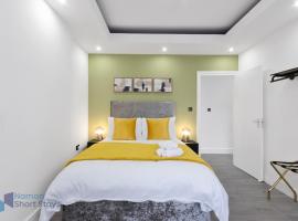 Large Comfy 4 Bedroom House, Ideal for Workers, FREE Parking, Hotel in Coulsdon