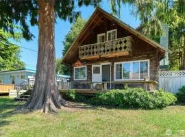 Charming and cozy cottage at Maple Beach
