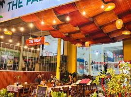 Palm Lodge, hótel í Bố Trạch