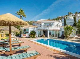 Villa Selvatic with Pool, Cinema, Sauna & Mini Golf