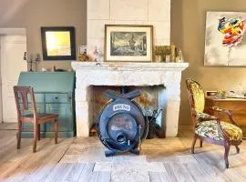 Charming country house retreat with swimming pool Douzillac