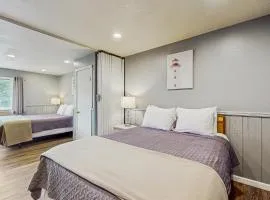 Sea Treasures Inn #103