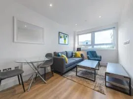 Stylish & Bright 1 Bed Apartment in East Grinstead