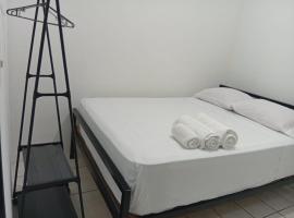 Apartamentos GoZu # 2, hotell sihtkohas Puerto Viejo