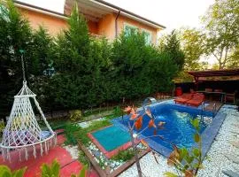 Mansion with private pool in Sapanca