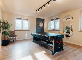 Party House - Private Events & Birthdays，弗次瓦夫的飯店