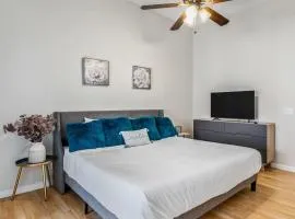 Beautiful 1 BR Home Pool Bocce Court