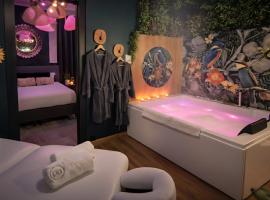 Suite Passion - Jacuzzi privé - Table massage, Hotel in Saint-Étienne