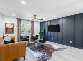 Elegant 4 bedroom Home, hotel i Decatur