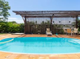 Casa de Campo com Piscina, Sinuca e Churrasqueira, מלון בלפינייה