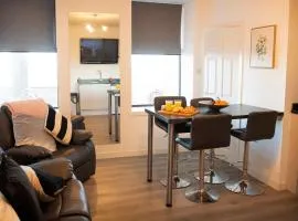 Rook View, Modern Coastal Retreat with Free Parking