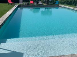 Les collines de chandieu, Hotel in Saint-Pierre-de-Chandieu