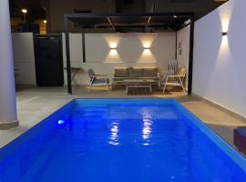Luxury Duplex With Private Pool, khách sạn ở Eilat