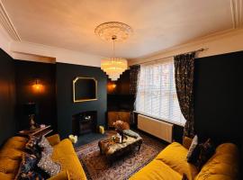 Spacious 3 bedroom house - Brecon Beacons - HERITAGE TOWN, hotel i Blaenavon