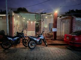 Hostal Brisas del Ometepe, casa de campo em Rivas