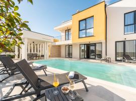 Luxury Villa - FOR GIFT, viešbutis mieste Pridraga