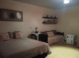 Camping e Hostel Internacional, hotel u gradu Foz do Igvasu