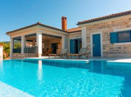 Vila JELSANA: Jelsa şehrinde bir otel