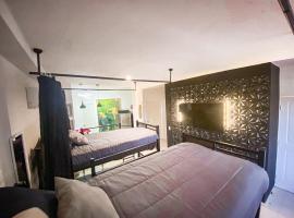 Baja Cabo Hostal Arenal, khách sạn ở Cabo San Lucas