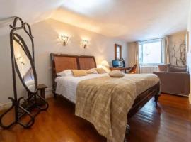 Logis Hôtel L'Auberge Fleurie, hotel in Montsalvy