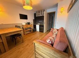 Appartement skis aux pieds avec parking et wifi à Tignes - FR-1-641-16