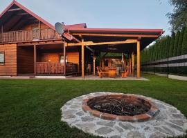 Ranczo Bieszczady 2 - Domek z Sauną i Jacuzzi, hotel em Mrzygłód