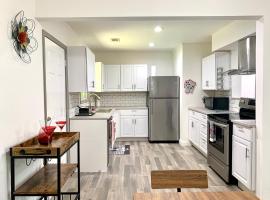 Spacious Home (3BD/2BA) on a Hill near Dwntwn ATL, hotel di Atlanta