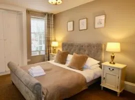 The Ashley suite garden apartment Sterling House Short Stays