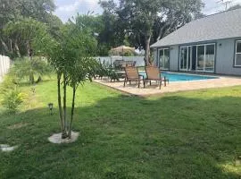 Beautiful pool home minutes from Anna Maria Island