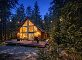 Cascade Adventure Cabin by NW Comfy Cabins