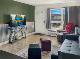 Walk to Landing and convention center beautiful, hotel sa Branson