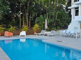 Habitation Villa Les Cassias, хотел в Пети-Бург