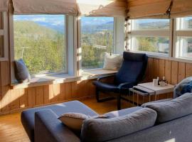 Mountain Cabin With Glacier Views, hotel a Norheimsund