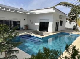 Les 3 Amours, מלון בסומון