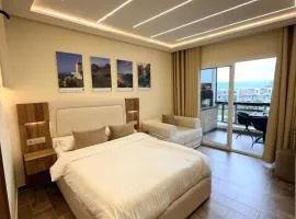 Chic studio with balcony, quiet & bright